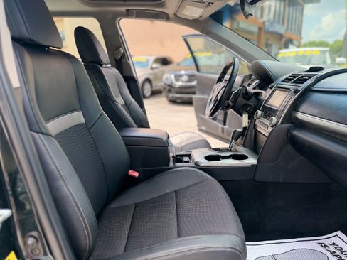 Used 2012 Toyota Camry SE FWD image 13