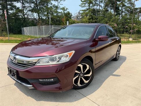 Used 2017 Honda Accord EX image 1