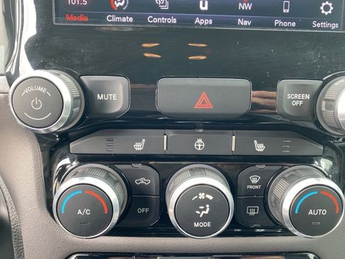 Used 2021 RAM 1500 Big Horn AWD/4WD image 30