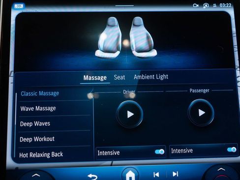 Used 2022 Mercedes-Benz S 500 4MATIC w/ AMG Line Package image 36