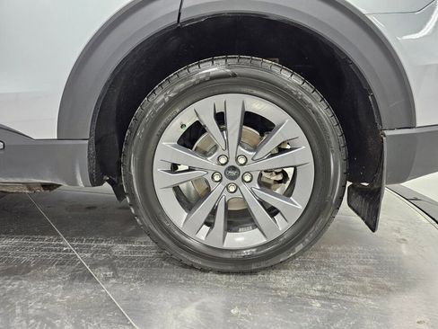 Used 2023 Ford Explorer XLT w/ Equipment Group 202A image 11