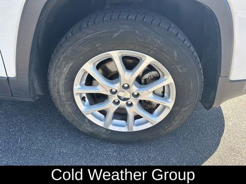 Used 2017 Jeep Cherokee Latitude w/ Safety/Convenience Group AWD/4WD image 5