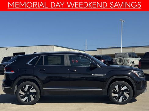 Used 2025 Volkswagen Atlas Cross Sport SEL AWD/4WD image 3