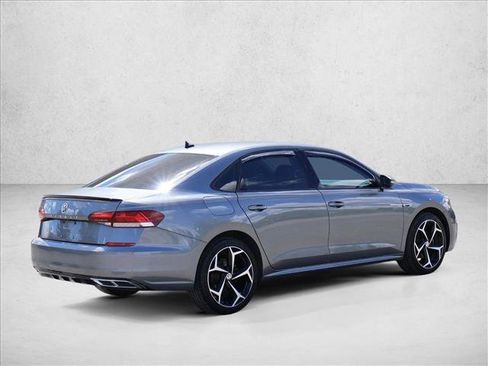 Used 2020 Volkswagen Passat 2.0T R-Line FWD image 5