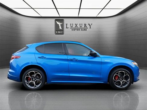 Used 2023 Alfa Romeo Stelvio Veloce image 10