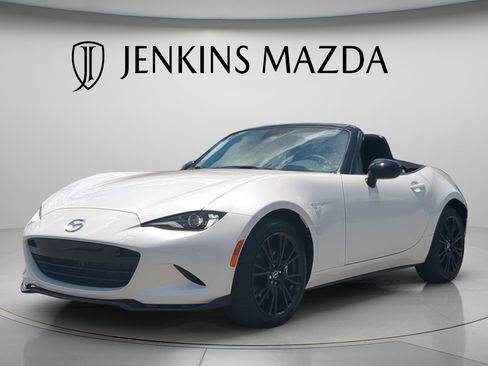 New 2026 MAZDA MX-5 Miata Club w/ Interior Package RWD image 4