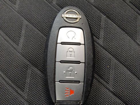 Used 2021 Nissan Kicks SV FWD image 32