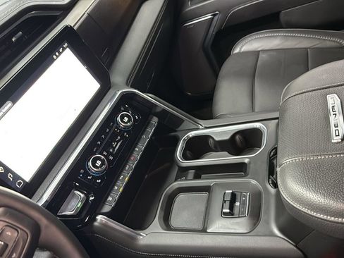Used 2024 GMC Sierra 2500 Denali w/ Technology Package image 21