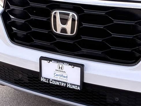 Certified 2025 Honda Pilot Touring image 11