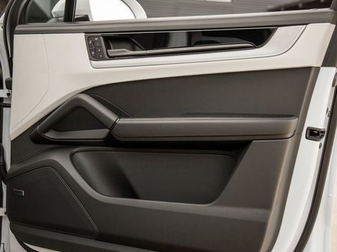 New 2025 Porsche Cayenne S AWD/4WD image 42