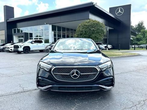 Used 2025 Mercedes-Benz E 350 4MATIC Sedan image 3