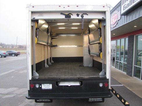 Used 2015 Ford F550 2WD Regular Cab Super Duty image 13