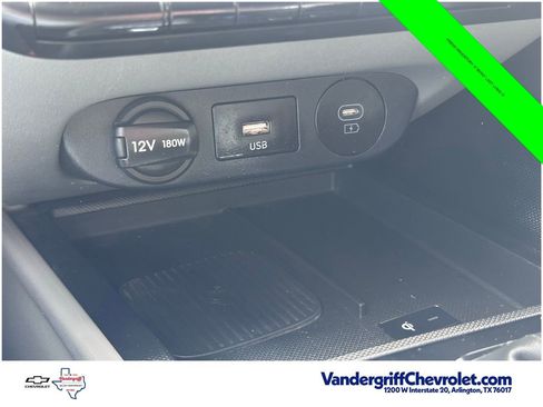 Used 2025 Hyundai Elantra Sport FWD image 30