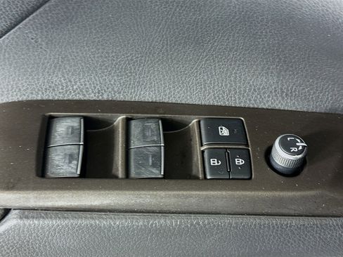 Used 2022 Toyota Camry XSE image 24