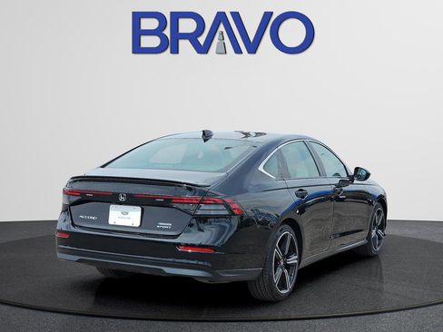 Used 2024 Honda Accord Sport image 4