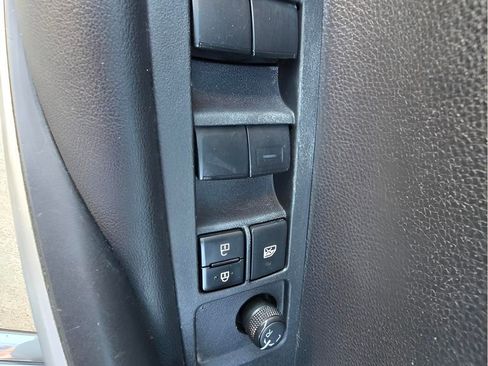 Used 2020 Toyota Corolla SE FWD image 38