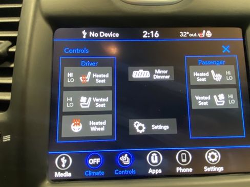 Used 2023 Chrysler 300 Touring L w/ Comfort Group image 32