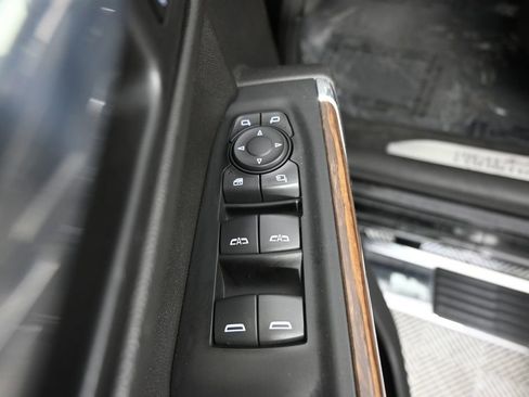 Used 2022 Chevrolet Silverado 1500 High Country AWD/4WD image 19