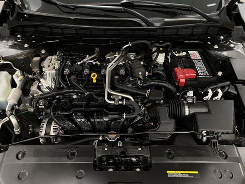 Certified 2025 Nissan Altima 2.5 SV FWD image 10