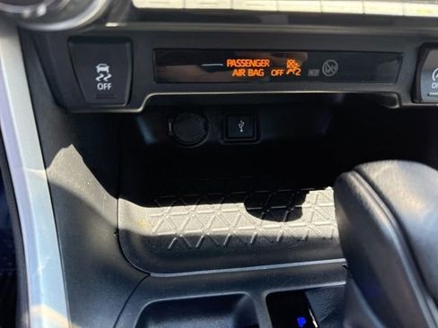 Used 2020 Toyota RAV4 XLE w/ All Weather Liner Package AWD/4WD image 28