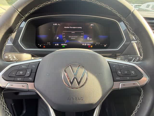 Used 2023 Volkswagen Tiguan SE w/ Panoramic Sunroof Package AWD/4WD image 15