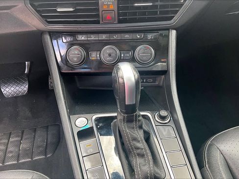 Used 2021 Volkswagen Jetta R-Line FWD image 32