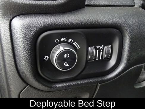 Used 2020 RAM 1500 Laramie AWD/4WD image 19
