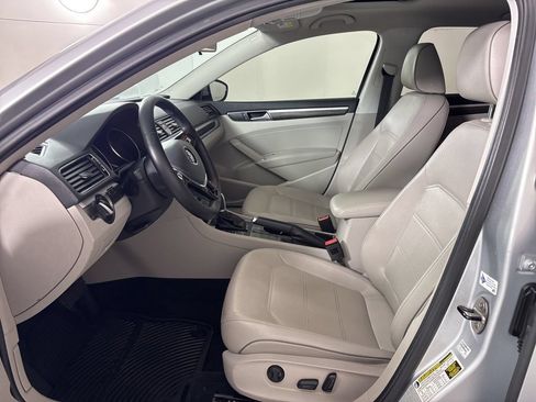 Used 2016 Volkswagen Passat 1.8T SE w/ Lighting Package (P06) FWD image 21