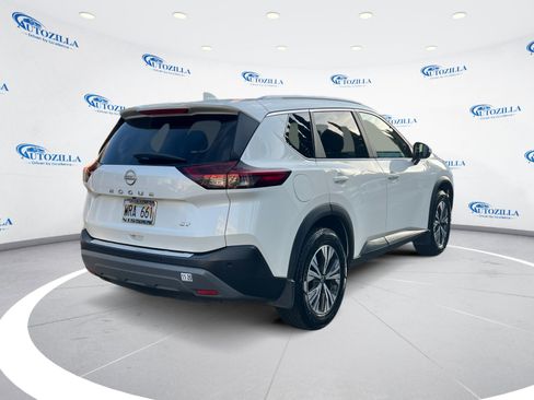 Used 2022 Nissan Rogue SV w/ SV Premium Package image 5