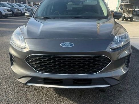 Used 2020 Ford Escape SE image 7