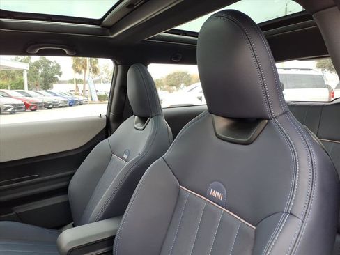 Used 2025 MINI Cooper 2-Door Hardtop image 14