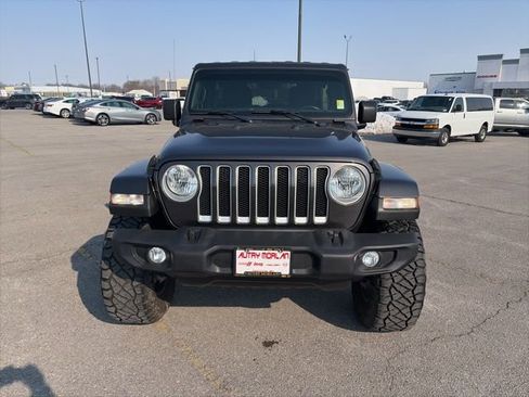 Used 2021 Jeep Wrangler Unlimited Sahara image 9