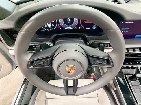 Certified 2025 Porsche 911 Carrera RWD image 36