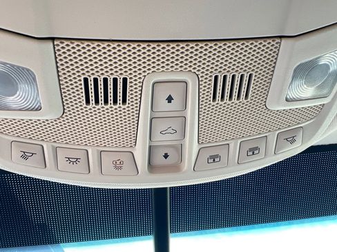 Used 2018 Ford Edge Titanium w/ Technology Package image 45