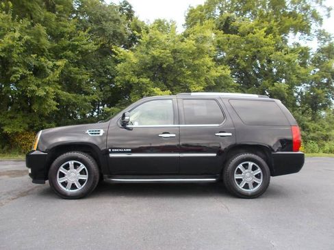 Used 2008 Cadillac Escalade 2WD image 2