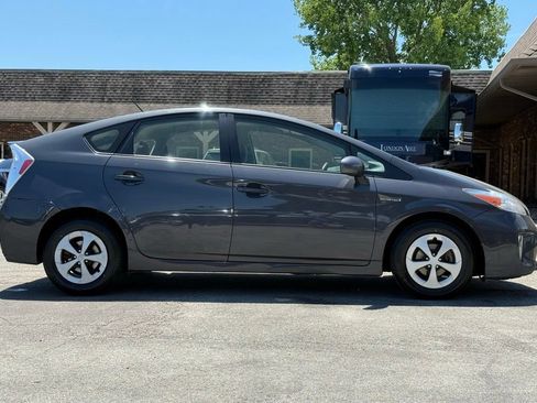Used 2015 Toyota Prius Three FWD image 6