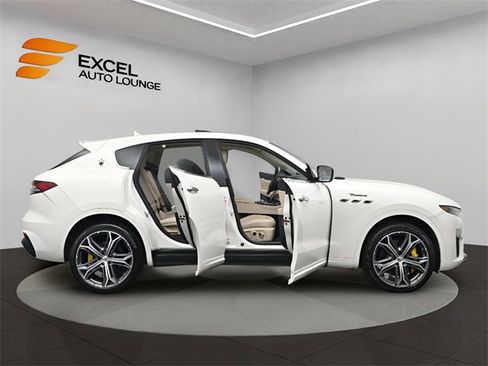 Used 2022 Maserati Levante Modena image 49