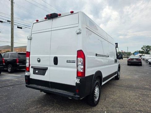 Used 2025 RAM ProMaster 2500 w/ Convenience Group FWD image 5