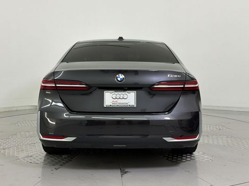 Used 2024 BMW 530i w/ Convenience Package RWD image 10