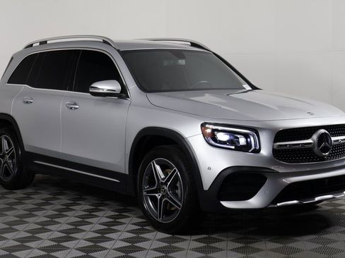 Used 2021 Mercedes-Benz GLB 250 w/ AMG Line image 3