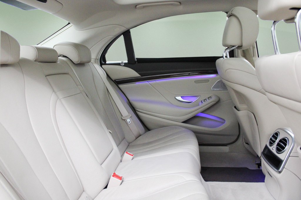 Used 2017 Mercedes-Benz S 550 Sedan image 27