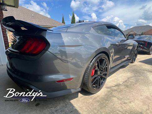 Used 2021 Ford Mustang Shelby GT500 w/ Technology Package RWD image 5