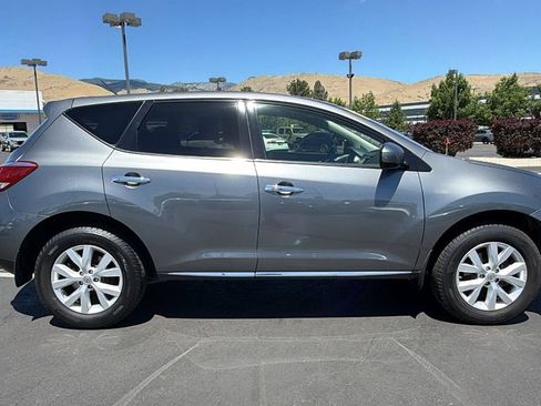 Used 2014 Nissan Murano S FWD image 2