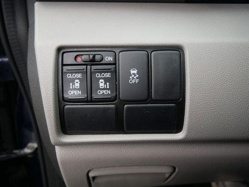 Used 2016 Honda Odyssey SE image 26