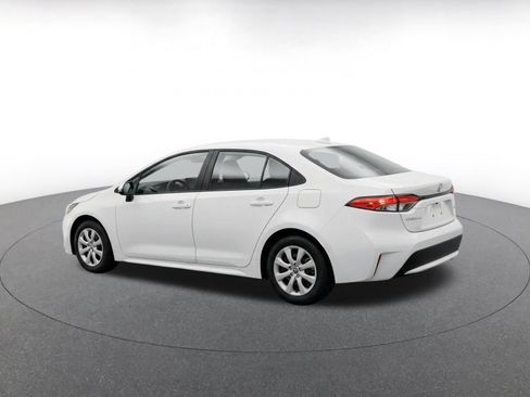 Used 2025 Toyota Corolla LE FWD image 7
