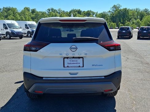 Used 2023 Nissan Rogue SV AWD/4WD image 8