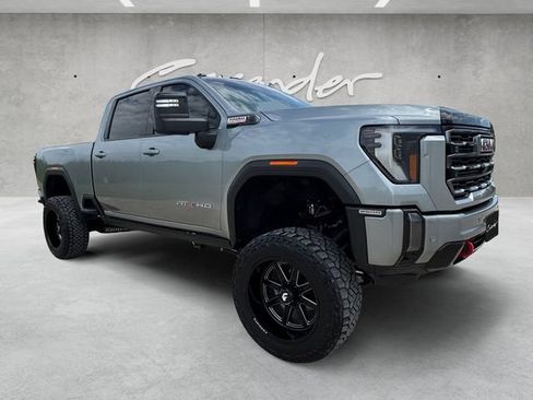 Used 2024 GMC Sierra 2500 AT4 w/ AT4 Premium Plus Package AWD/4WD image 2