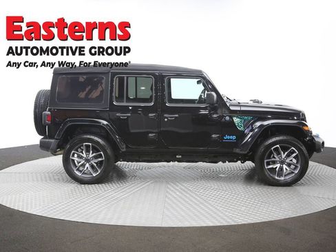 Used 2024 Jeep Wrangler Unlimited AWD/4WD image 48