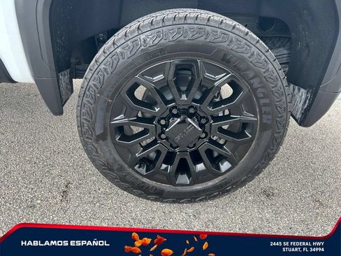 New 2026 GMC Sierra 2500 Denali w/ Denali Reserve Package AWD/4WD image 9