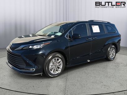 Used 2023 Toyota Sienna XLE